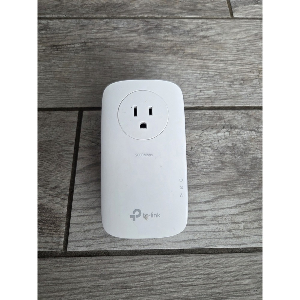 TP-Link TL-PA9020P AV2000 Powerline Ethernet Adapter 2-Port Gigabit Passthrough
